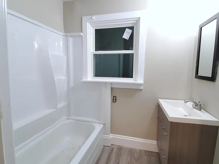 703 Riddle Rd — Photo 11