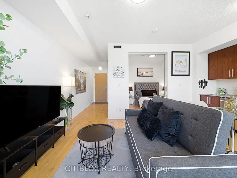 65 Bremner Blvd #4007 — Photo 21