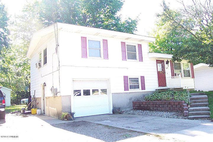 1st image of 615 W Milham Ave