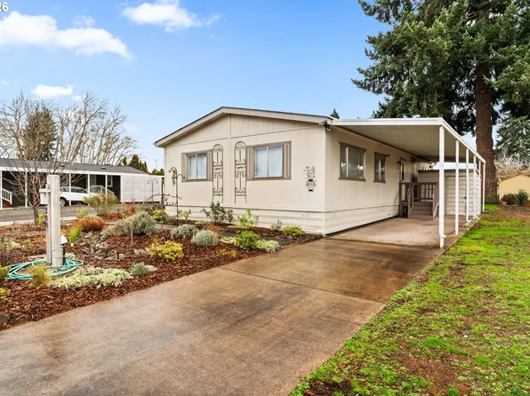 1400 Candlelight Dr Space 208, Eugene, OR 97401