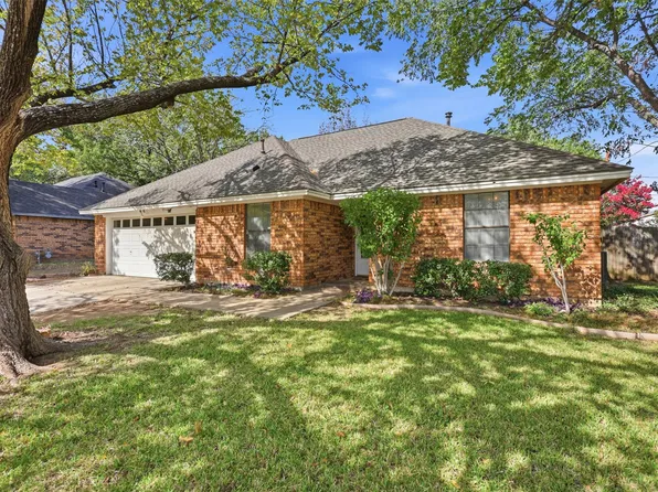 613 Main St, Roanoke, TX 76262