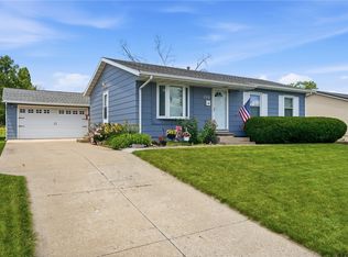 306 Cherry Hill Rd SW, Cedar Rapids, IA 52404
