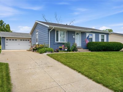 306 Cherry Hill Rd SW, Cedar Rapids, IA, 52404