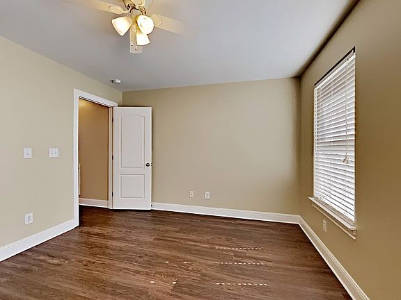 3rd image of 111 Cobblestone Ct #1
