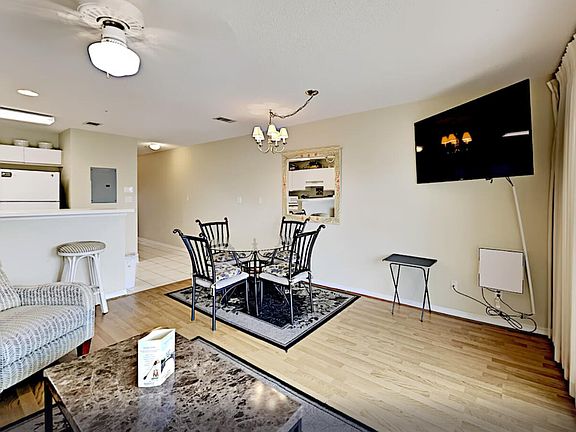 5th image of 2606 Maravilla Dr #4310