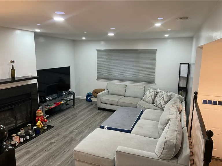 12 Catbird Ct — Photo 3