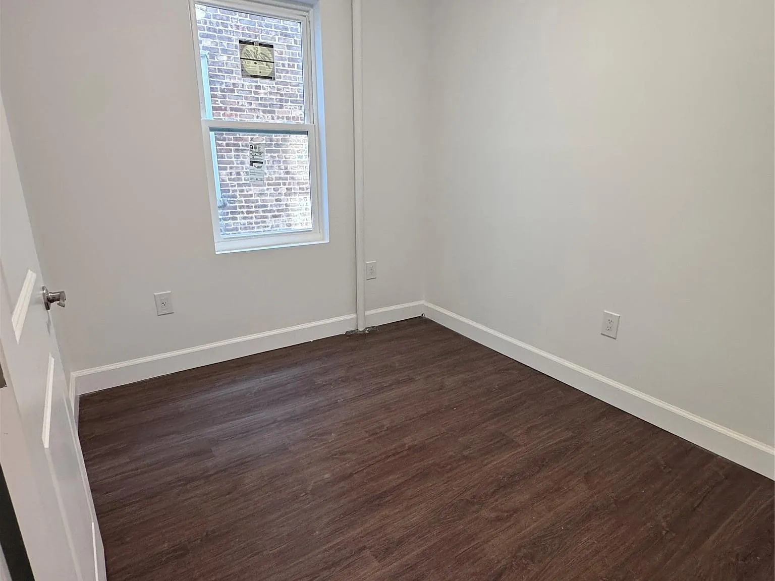 3 bed, 1.0 bath, 1120 sqft, $3,350 — Photo 3