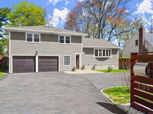 209 Courtland Avenue, Stamford, CT 06906