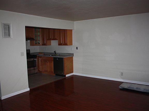4th image of 10242 Beardon Dr APT 2