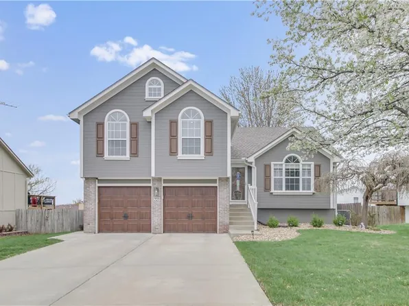 709 SW Montana Ridge Dr, Grain Valley, MO 64029