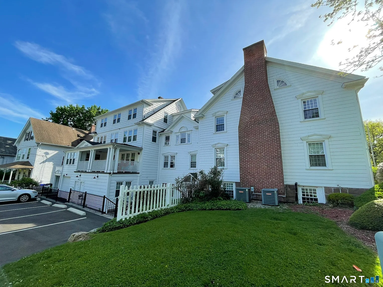1 bed, 1.0 bath, 750 sqft, $1,550 — Photo 2