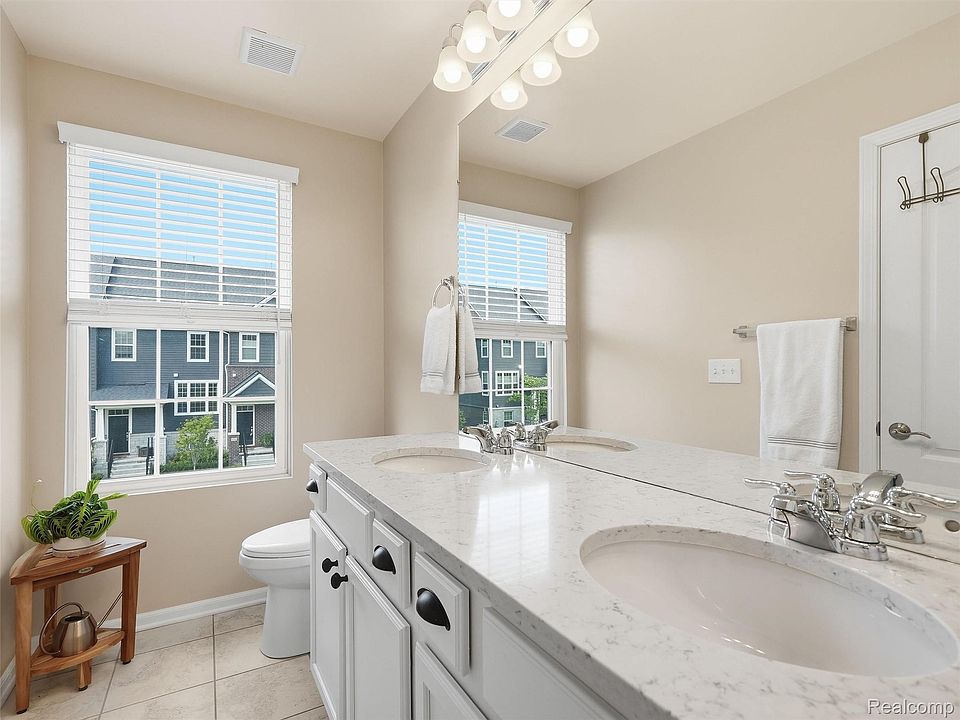 227 N Sydney Ct, photo 27