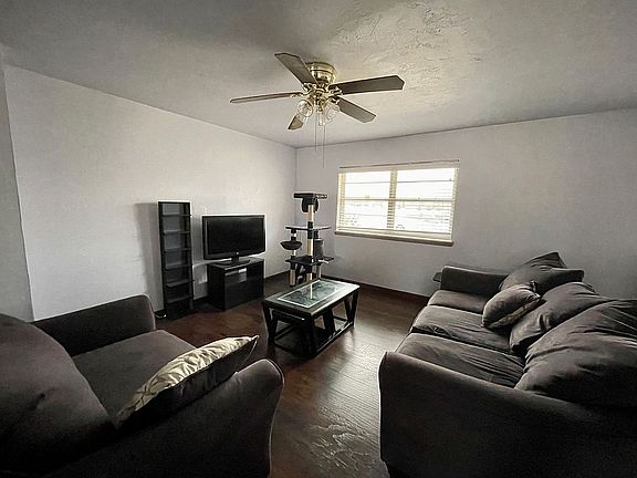 5th image of 25 SW 89th St