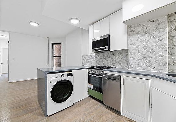 2nd image of 670 9th Ave #4S