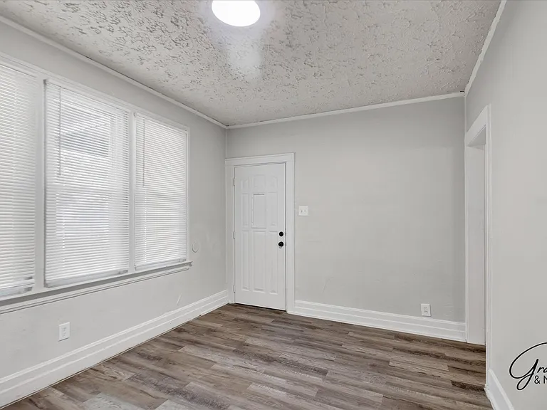 3509-3511 Concord St - Dexter McKenzie — Photo 4