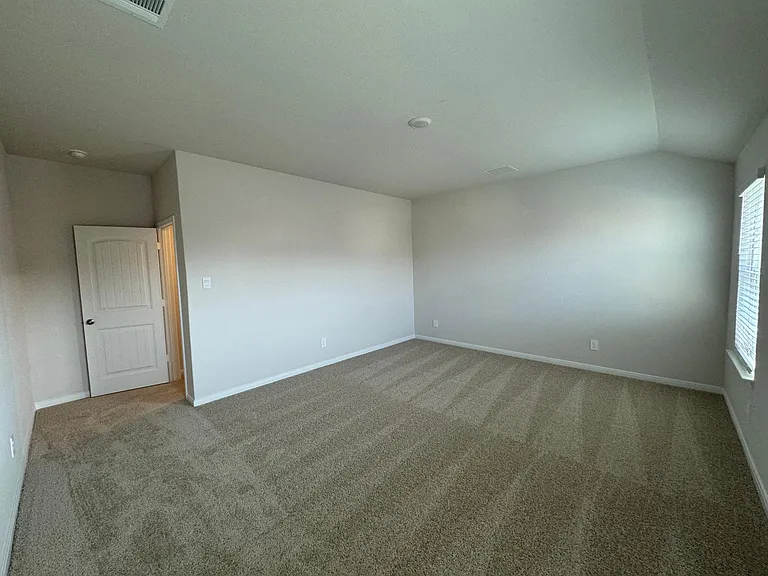 125 Docile Loop — Photo 21
