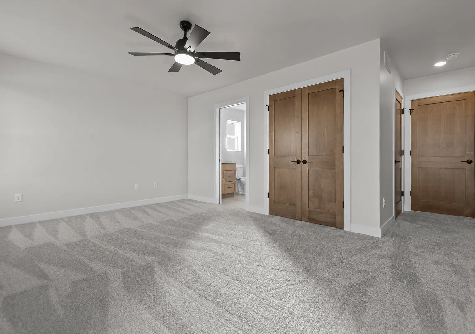 Brand-New 3 Bedroom, 3 Bath Duplex in Greenville, WI — Photo 4