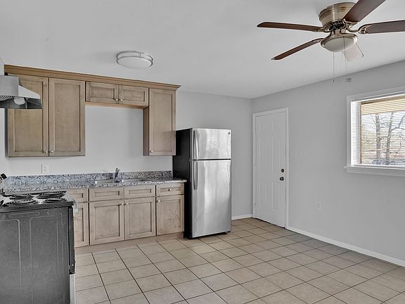 3rd image of 503 Church St #B