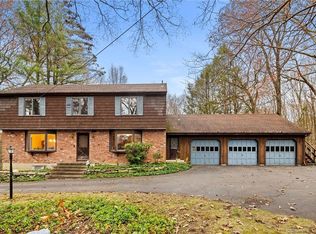 142 Ravenwood Dr, Middlebury, CT 06762