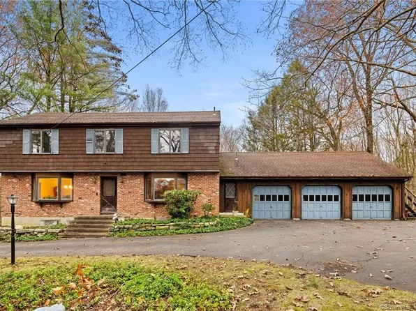 142 Ravenwood Drive, Middlebury, CT 06762