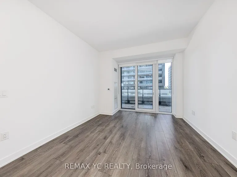 95 Oneida Cres #305 — Photo 9