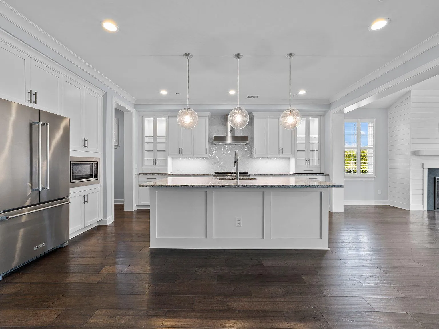 5 bed, 4.5 bath, 3758 sqft, $7,000 — Photo 4