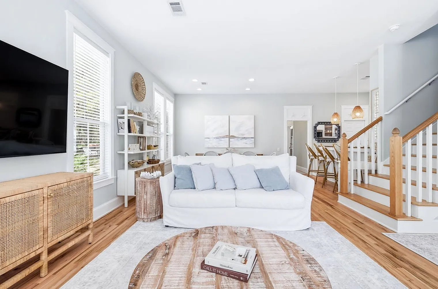 3 bed, 3.0 bath, 1743 sqft, $5,006 — Photo 3