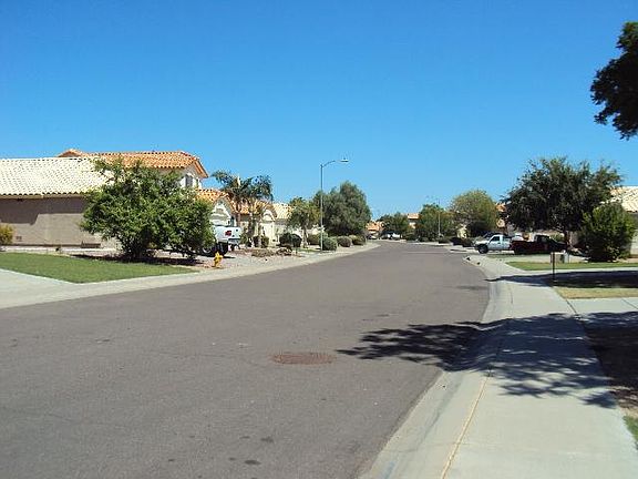 2nd image of 9829 W Tonopah Dr