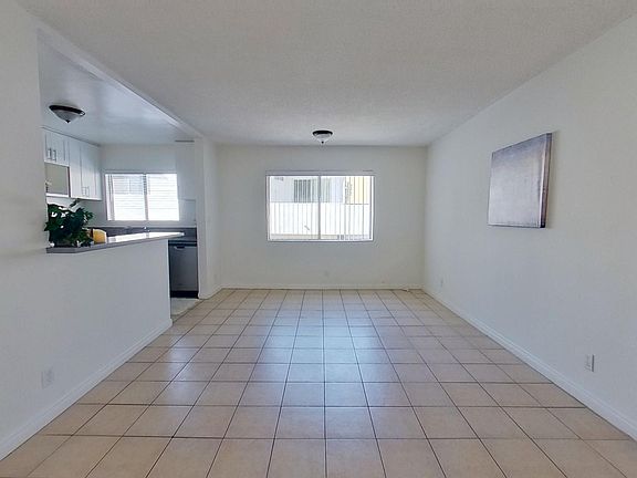 4th image of 3520 Clarington Ave APT 3