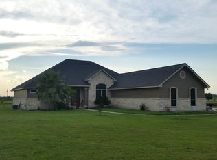 106 Home Place Dr, Adkins, TX 78101