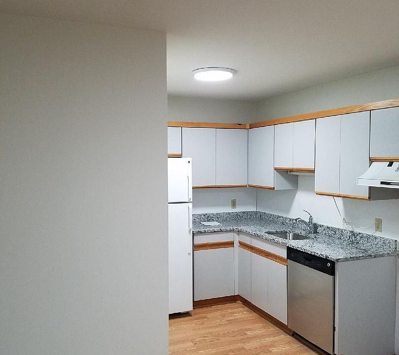 1st image of 115 E Chestnut St APT 201