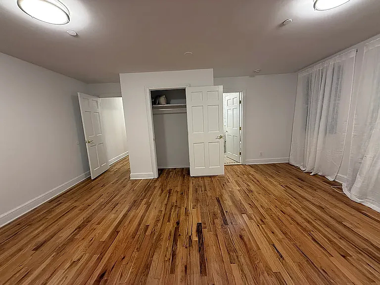 243 W 14th St #1R — Photo 13
