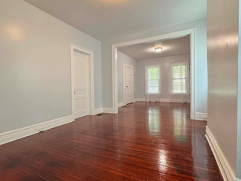 414 Hoyt St — Photo 8