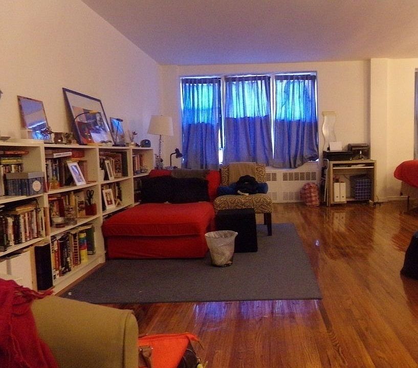2nd image of 415 Stratford Rd #5N