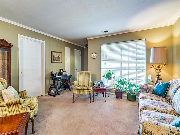 4th image of 8368 Lullwater Dr