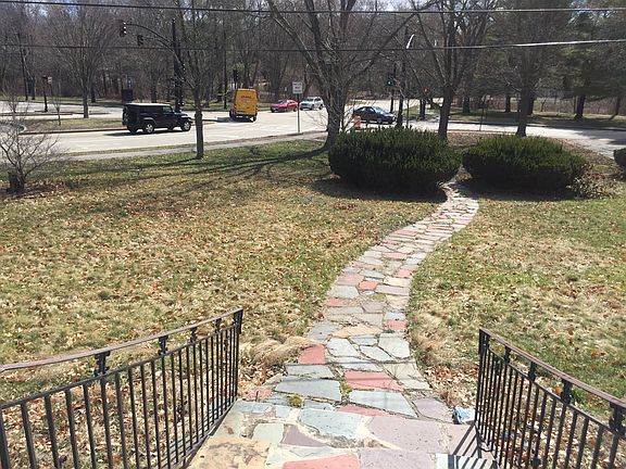 3rd image of 631 Blue Hills Pkwy