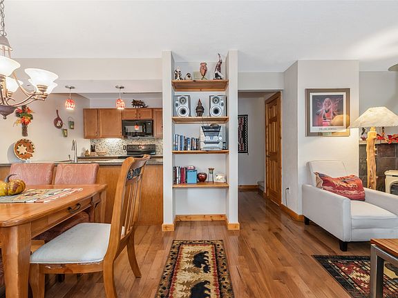 4th image of 4 Redwood Court