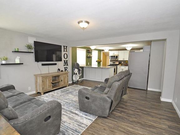 4th image of 3022 Wilder Dr