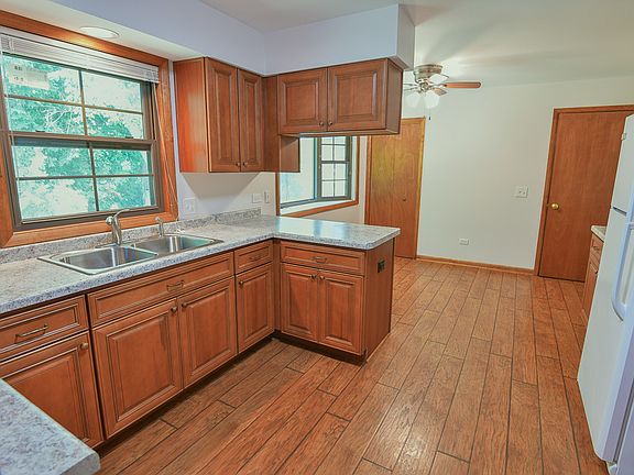 5th image of 42886 N Washington Ave