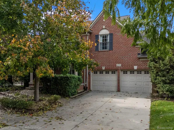 29157 Hemingway Dr, Novi, MI 48377