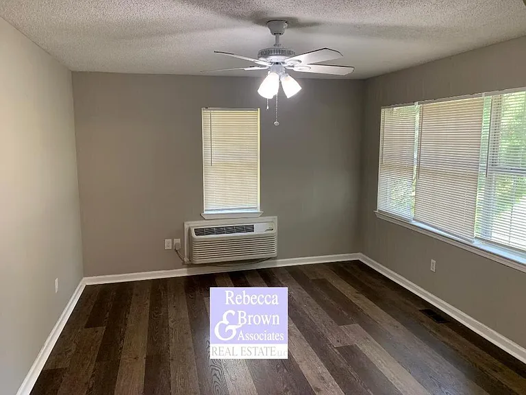 800 E May St — Photo 3