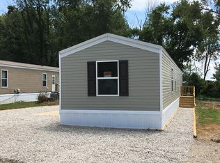 1541 Hillview Dr, Shelbyville, IN 46176