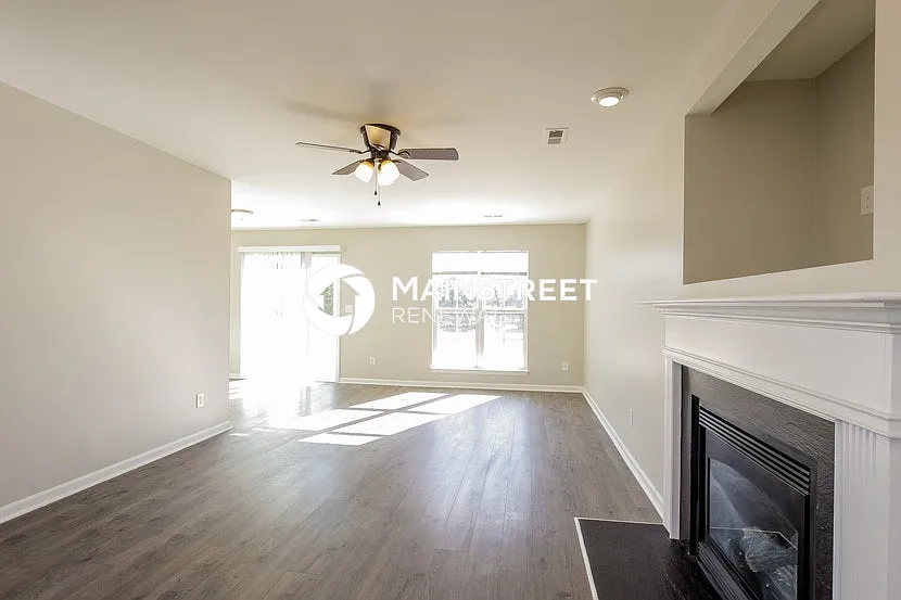 1001 Enderbury Dr — Photo 4