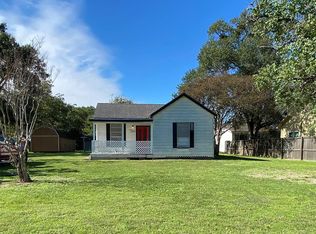2305 9th St, Hempstead, TX 77445