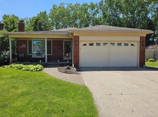 11238 Kennebec Ave, Allen Park, MI 48101