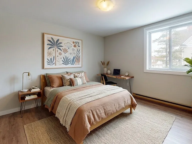 483 Christina St N #B — Photo 5