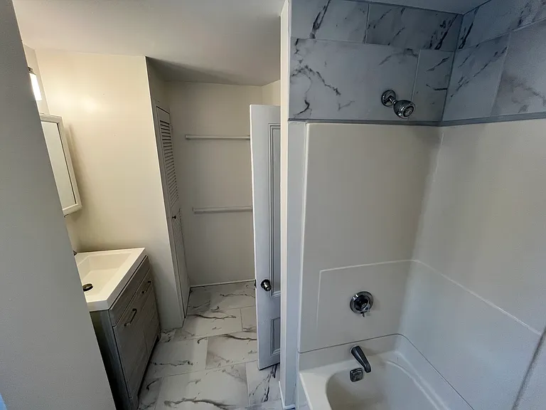 59 W 7th St #2 — Photo 9