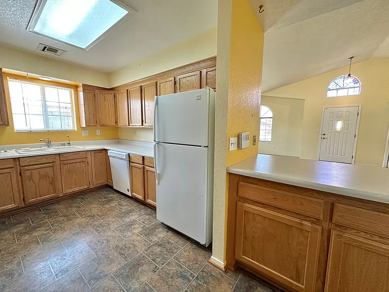 3905 Raymond Ave — Photo 15