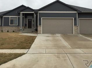 6901 E Steamboat Trl, Sioux Falls, SD 57110