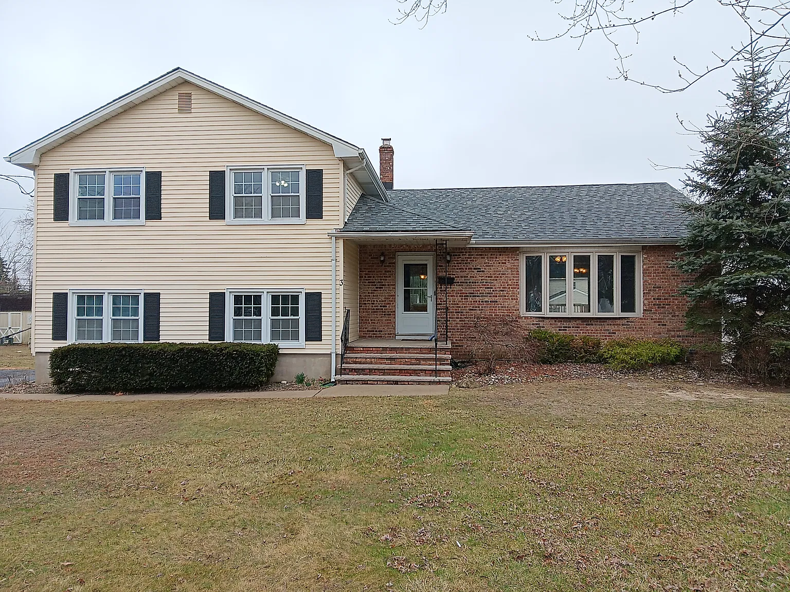 4 bed, 2478 sqft, $4,400 — Photo 1